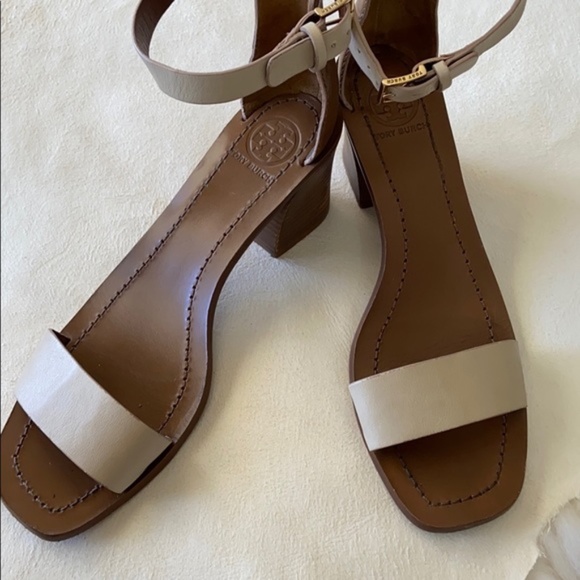 Tory Burch Shoes - Tory Burch Stacked Leather Sandal VGC 6 1/2